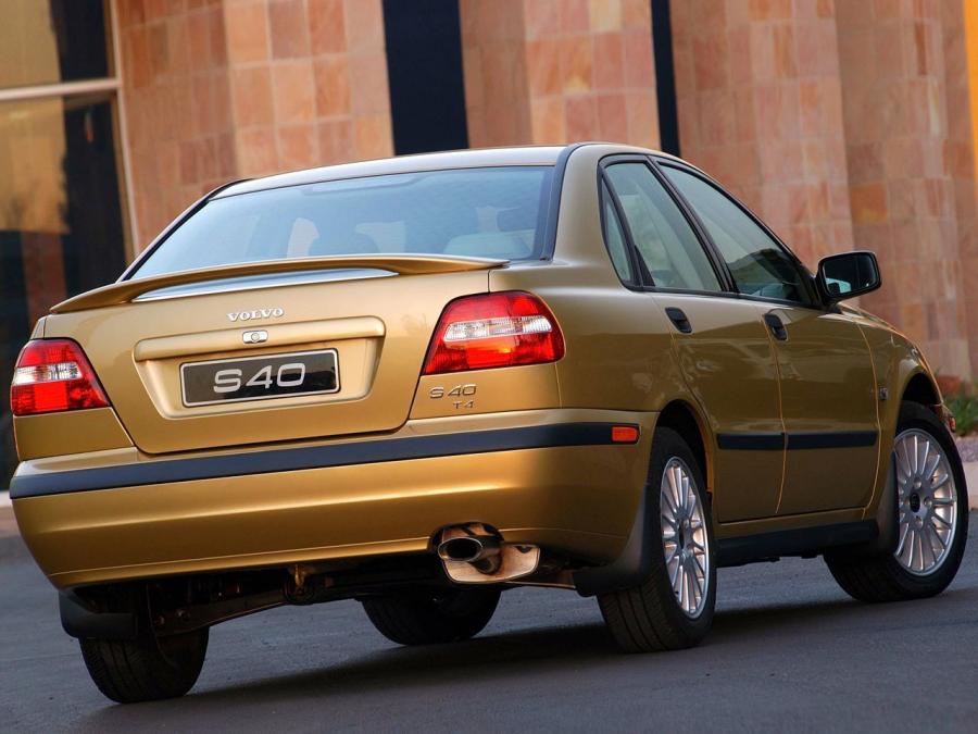  Volvo S40 T4 2002 года  (ZA) (фото 2 из 5)